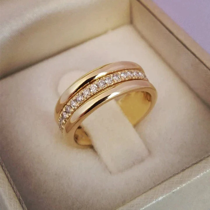 Vintage Ring with Cubic Zirconia